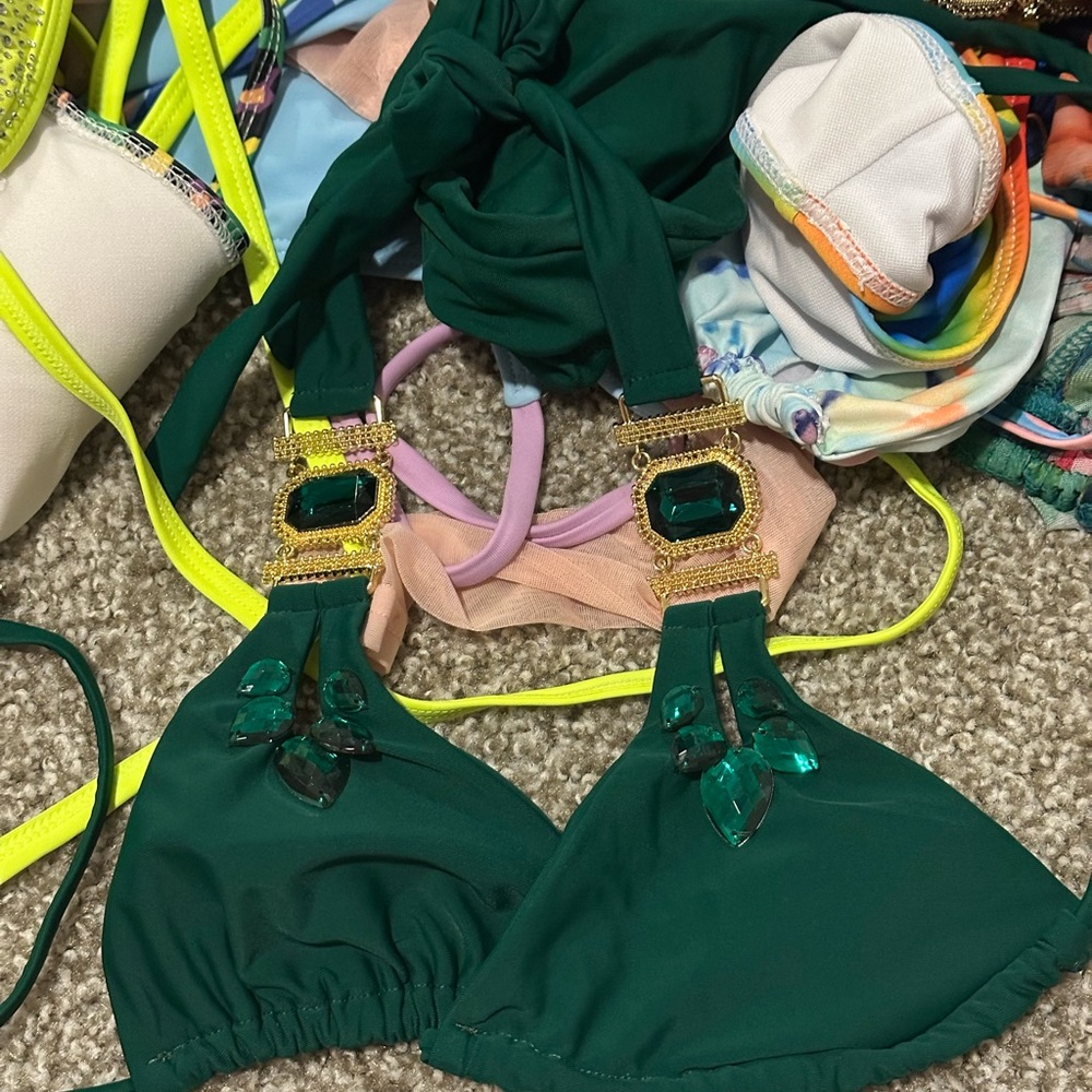 Bikini bundle 👙 - Picture 2 of 4
